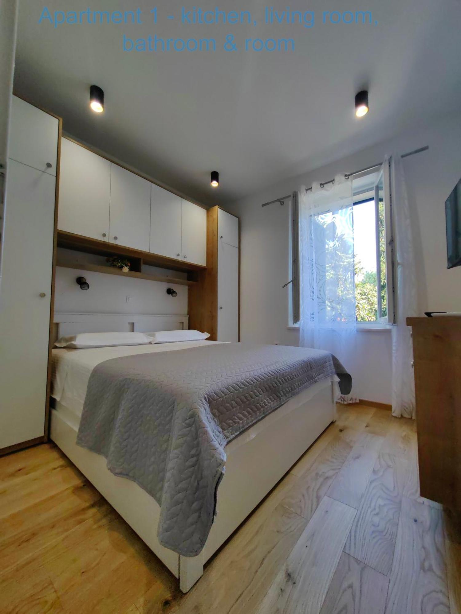 Relax And Enjoy Apartments Сплит Екстериор снимка