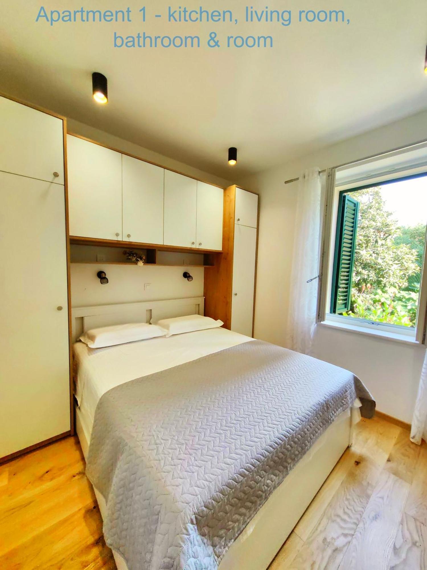 Relax And Enjoy Apartments Сплит Екстериор снимка