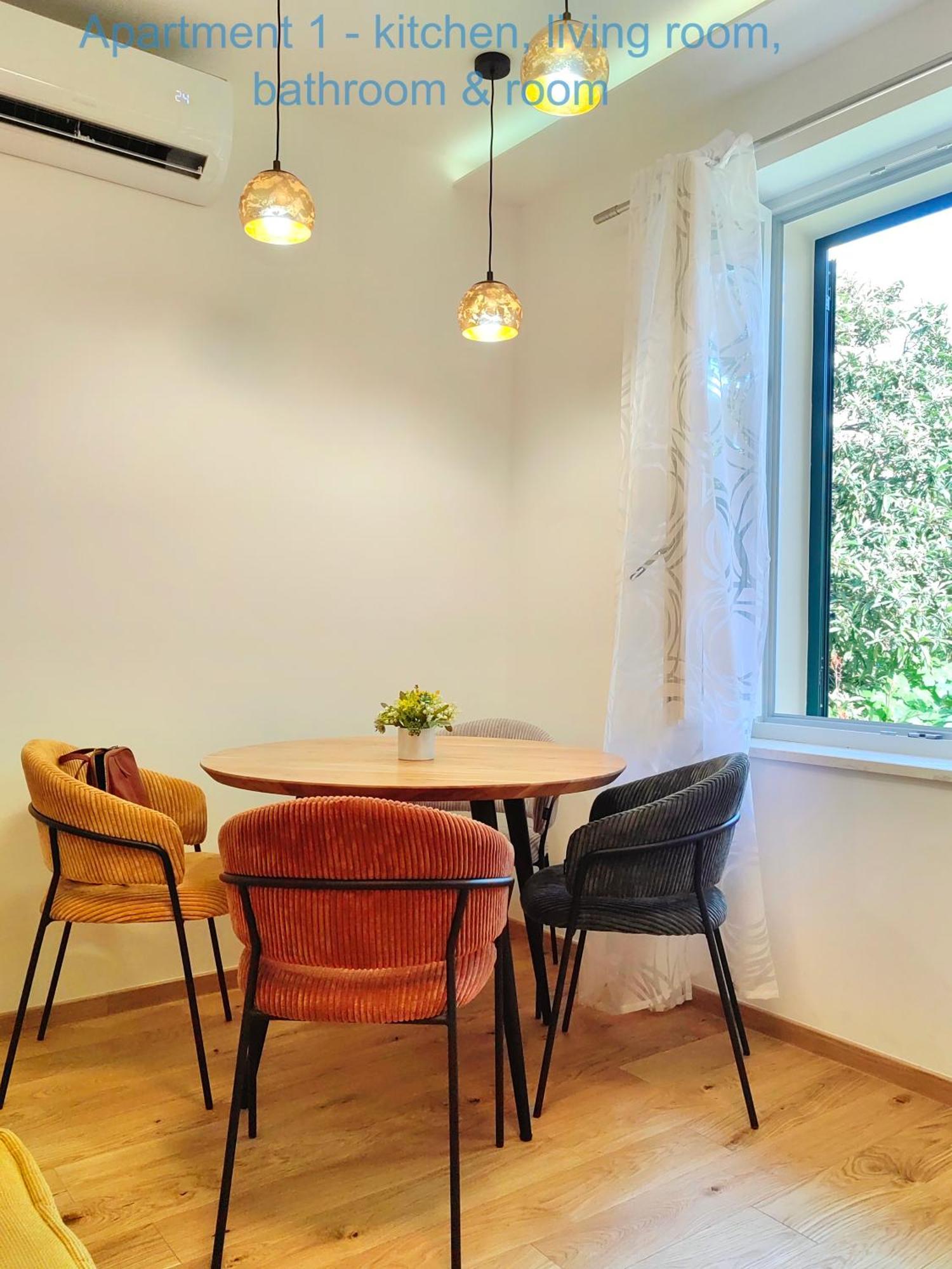Relax And Enjoy Apartments Сплит Екстериор снимка
