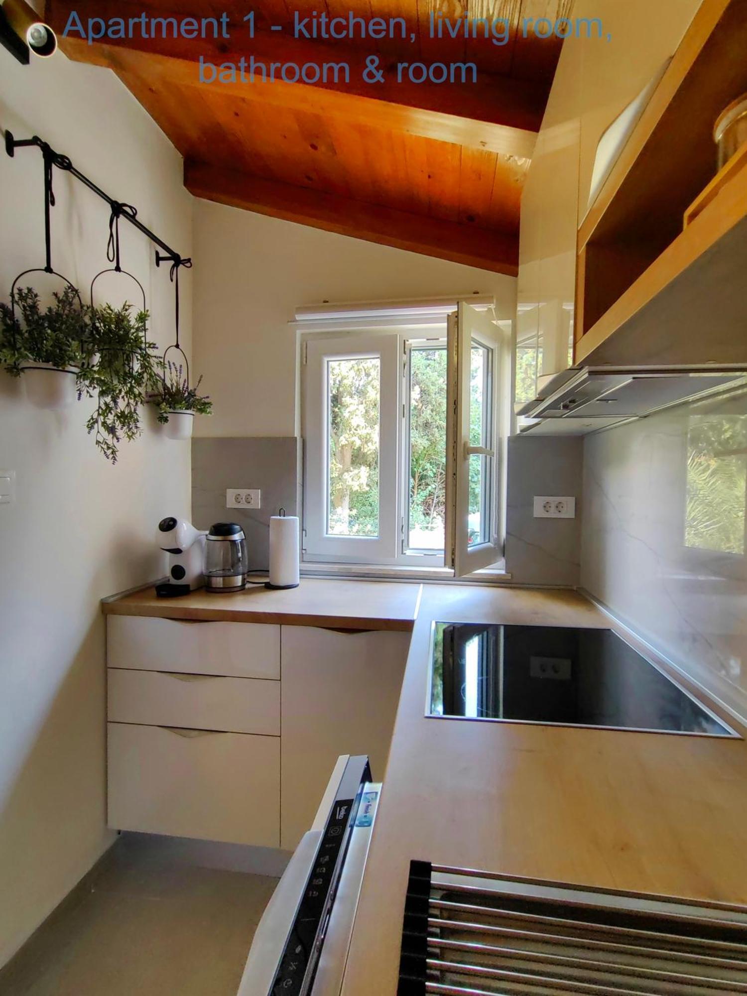 Relax And Enjoy Apartments Сплит Екстериор снимка